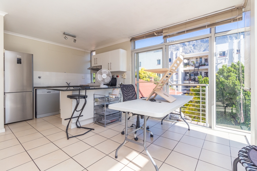 1 Bedroom Property for Sale in Vredehoek Western Cape